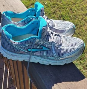 Brooks Addiction 11 Athletic Running Shoes Gray Teal Blue Women’s Size 11.5 Wide